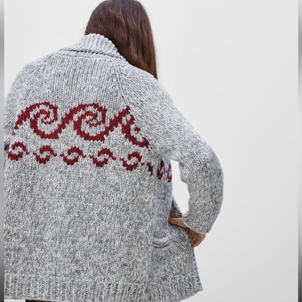 Aritzia Golden by TNA Chunky Wool Shawl Cardigan